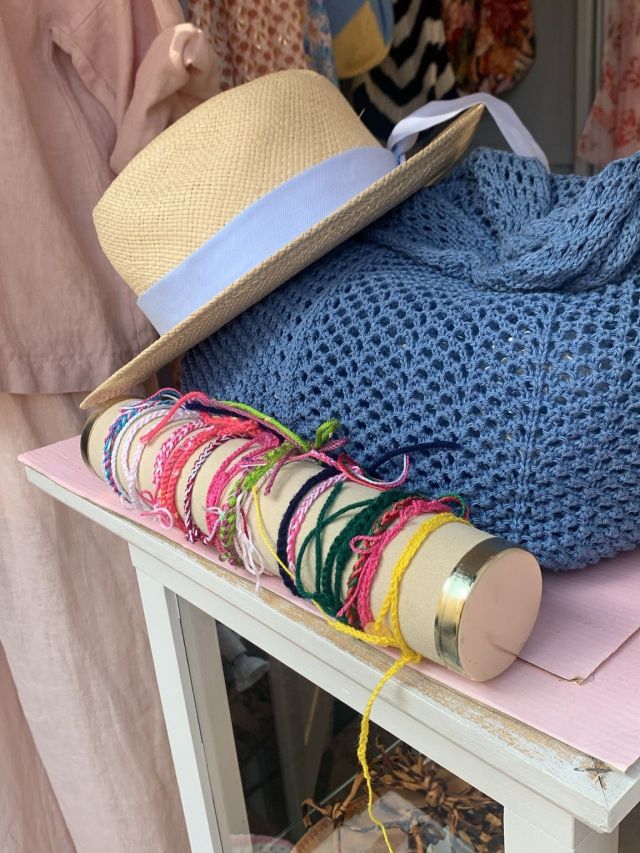 eccoci pronti!! 
NUOVI CAPI, SUPER SCONTI✨ 
venite a trovarci ed profittate di questi prezzi HOT🔥